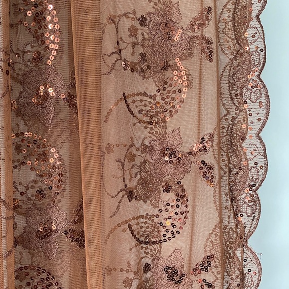 Scarf with embroidery - Picture 3 of 4